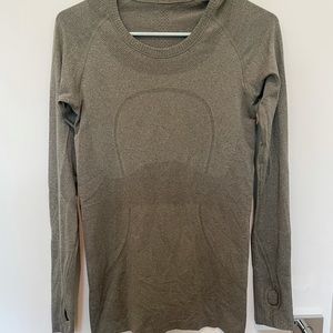 Lululemon size 6 longsleeve swiftly tech top